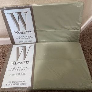 2 Sets of Queen flat Sheets